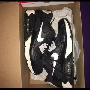 Nike air maxes